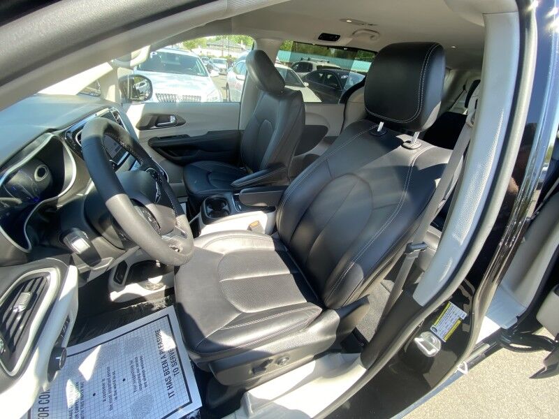 2024 Chrysler Pacifica Touring L Springfield PA