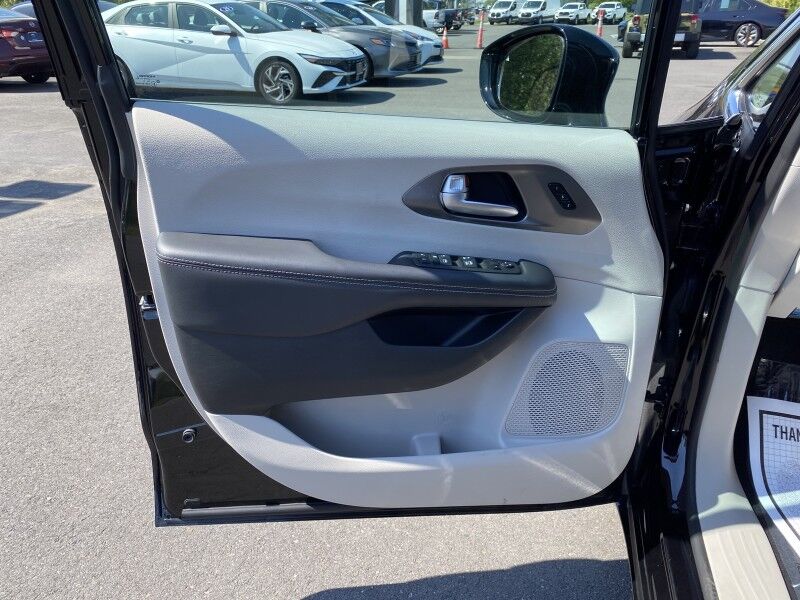 2024 Chrysler Pacifica Touring L Springfield PA