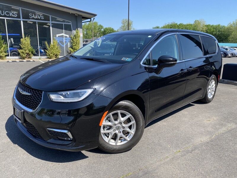 2024 Chrysler Pacifica Touring L Springfield PA