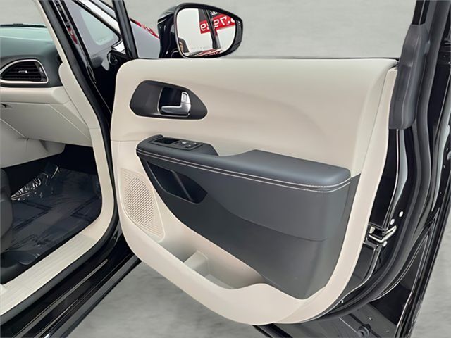 2024 Chrysler Pacifica Touring L Carrollton TX