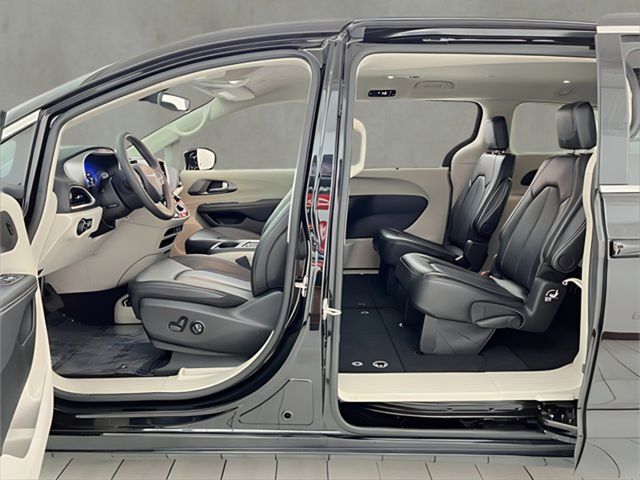 2024 Chrysler Pacifica Touring L Carrollton TX