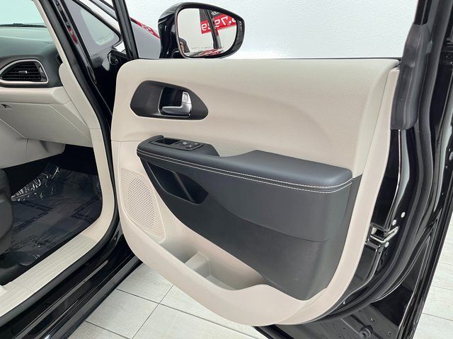 2024 Chrysler Pacifica Touring L Carrollton TX