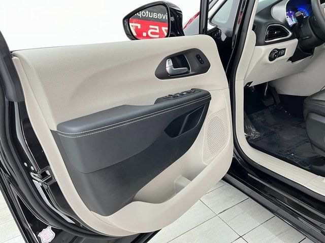 2024 Chrysler Pacifica Touring L Carrollton TX