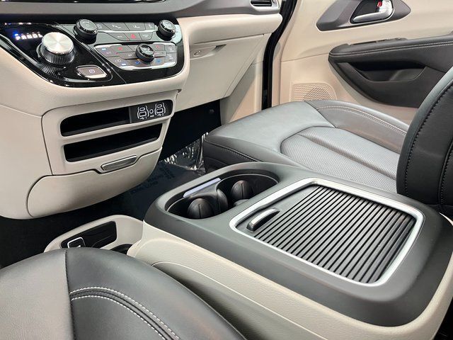 2024 Chrysler Pacifica Touring L Carrollton TX