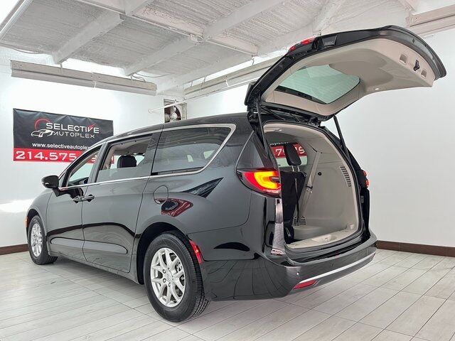 2024 Chrysler Pacifica Touring L Carrollton TX