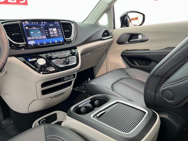 2024 Chrysler Pacifica Touring L Carrollton TX