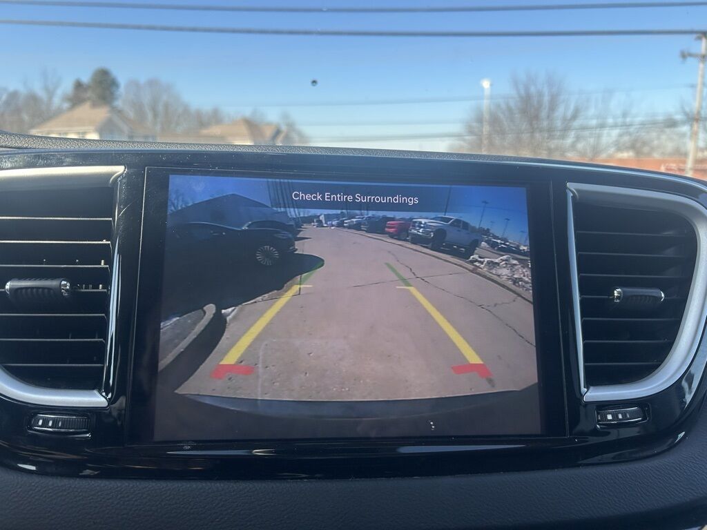 2024 Chrysler Pacifica Touring L Crestwood KY