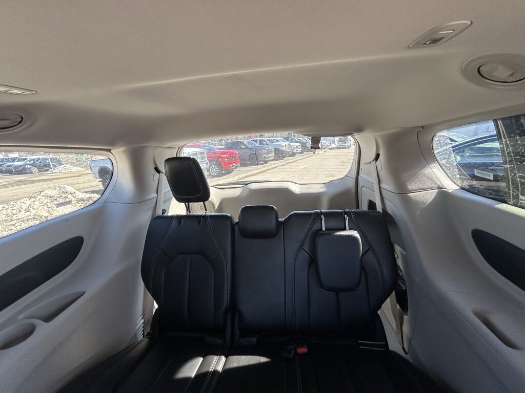 2024 Chrysler Pacifica Touring L Crestwood KY