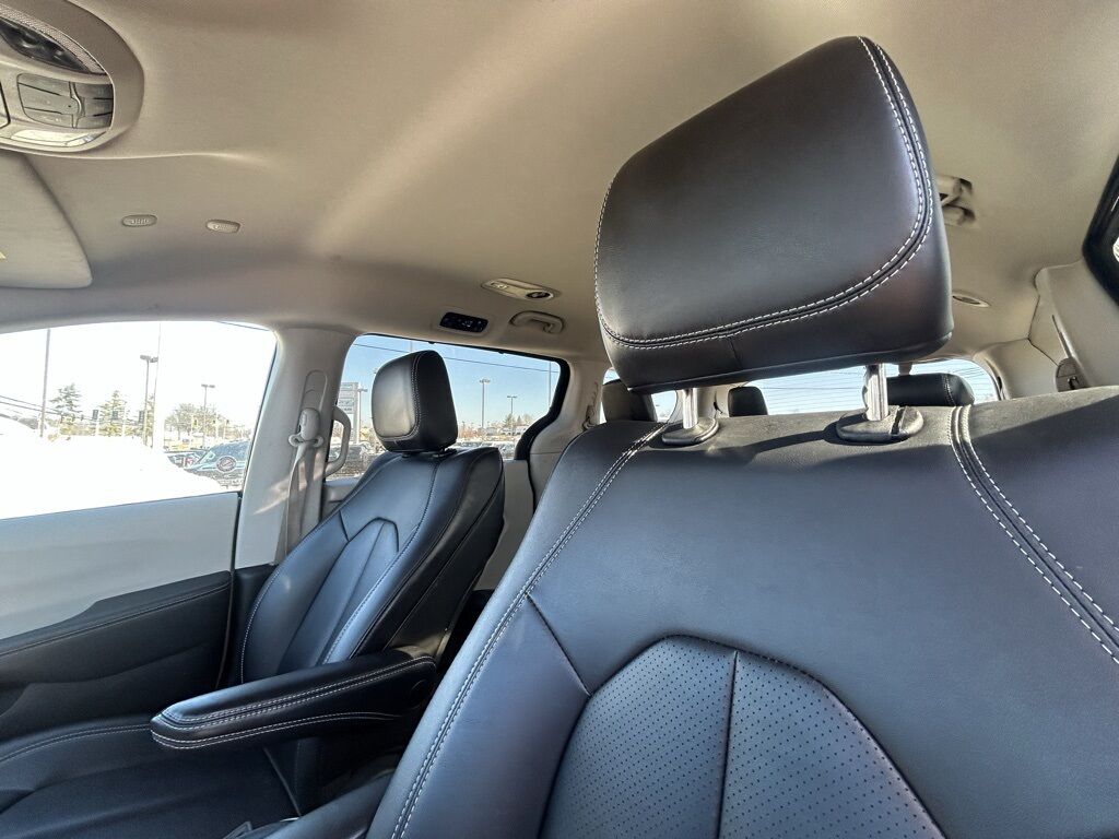 2024 Chrysler Pacifica Touring L Crestwood KY