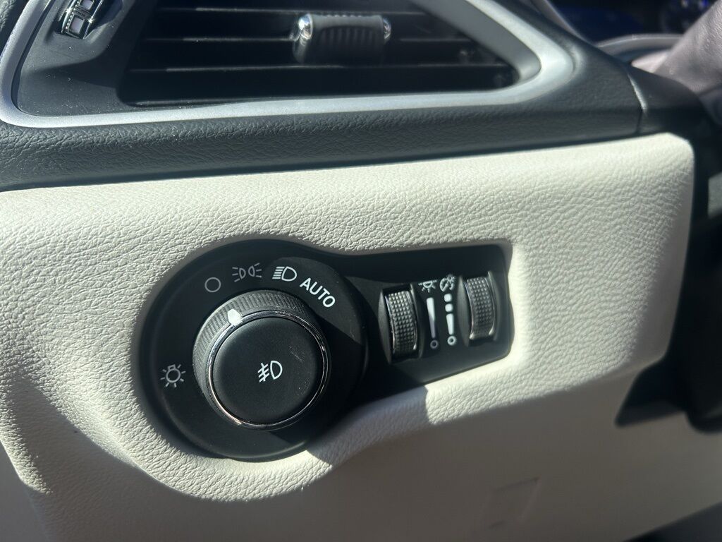 2024 Chrysler Pacifica Touring L Crestwood KY