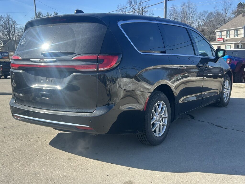 2024 Chrysler Pacifica Touring L Crestwood KY