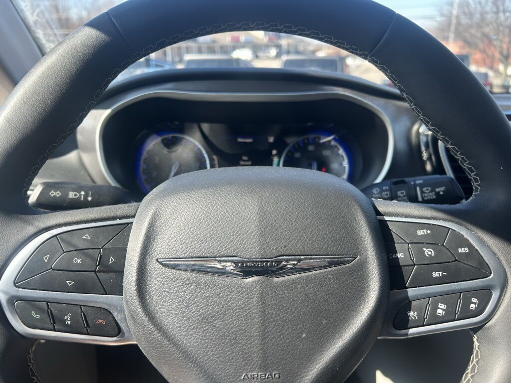 2024 Chrysler Pacifica Touring L Crestwood KY