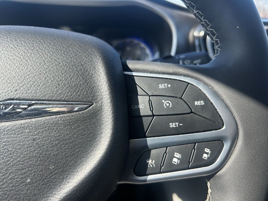 2024 Chrysler Pacifica Touring L Crestwood KY