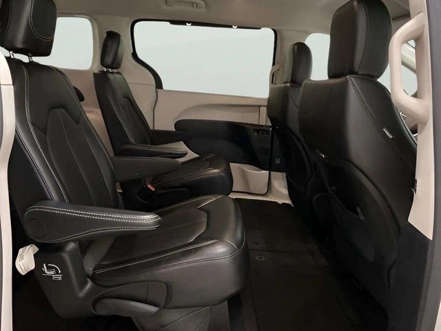 2024 Chrysler Pacifica Touring L Dallas TX