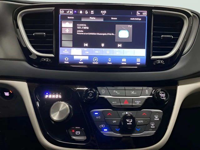 2024 Chrysler Pacifica Touring L Dallas TX