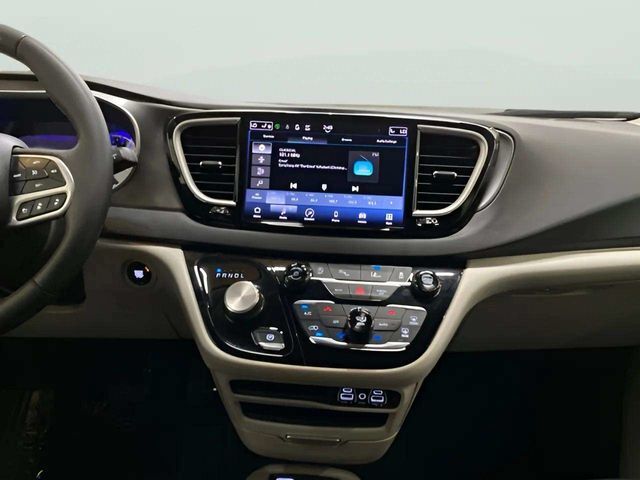 2024 Chrysler Pacifica Touring L Dallas TX