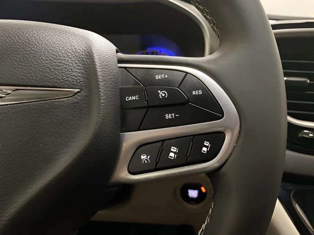 2024 Chrysler Pacifica Touring L Dallas TX