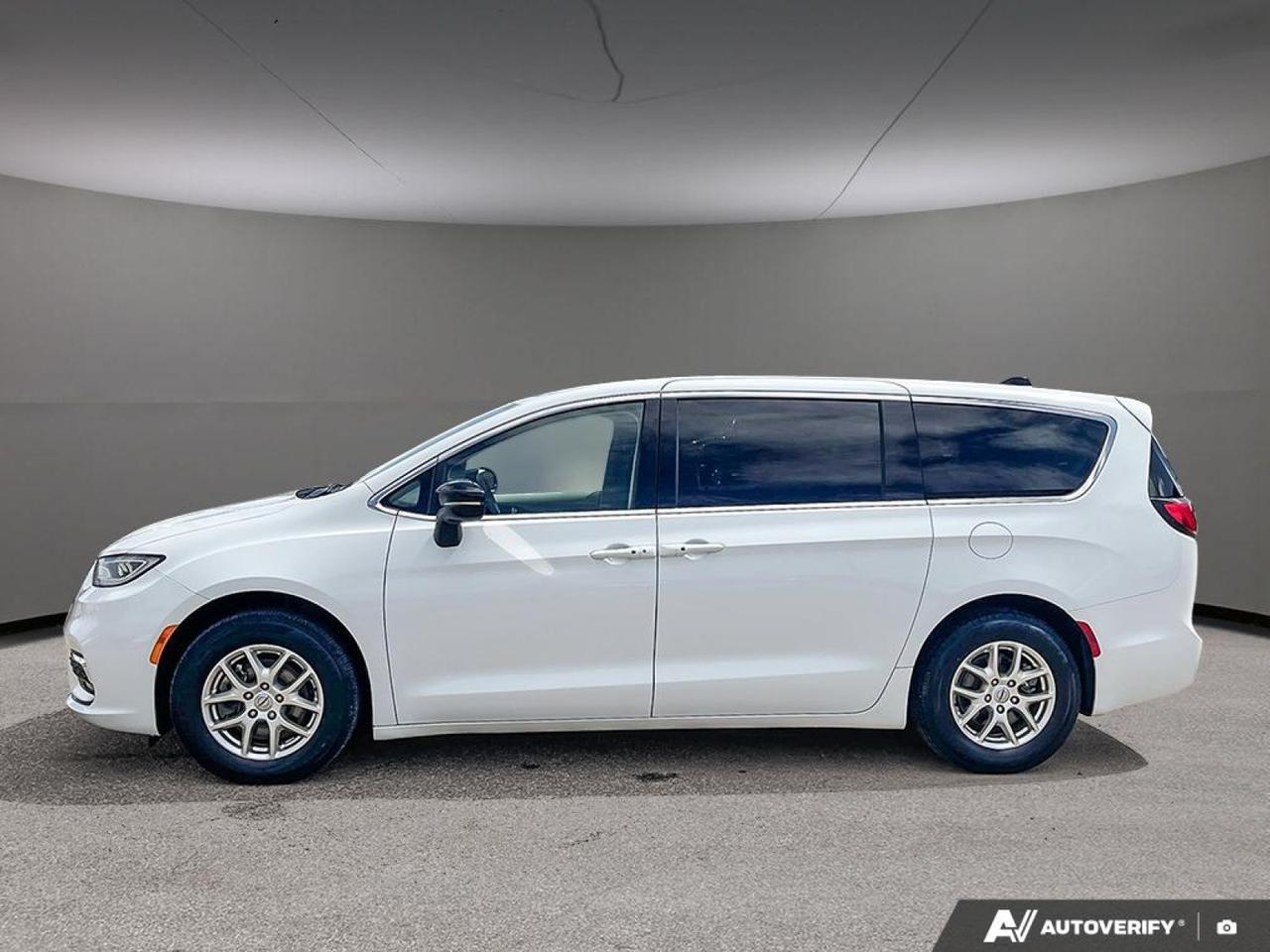 2024 Chrysler Pacifica Touring-L