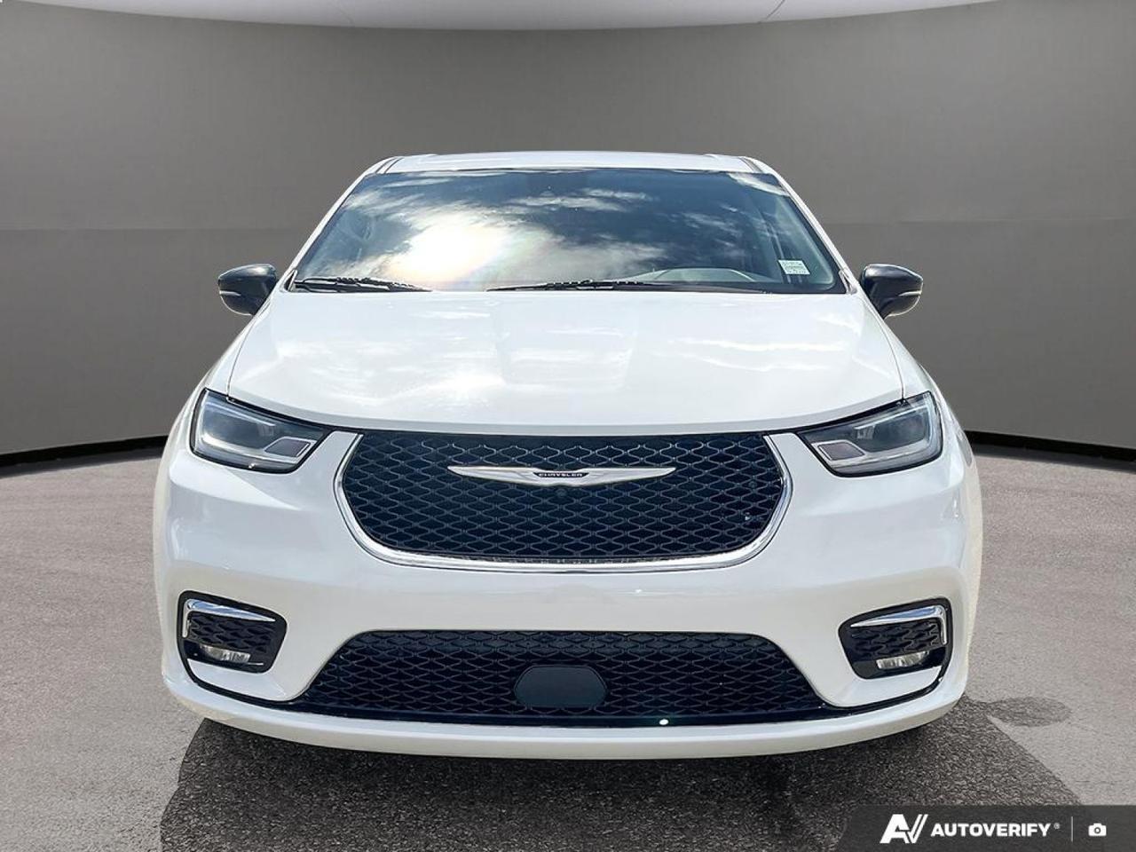 2024 Chrysler Pacifica Touring-L