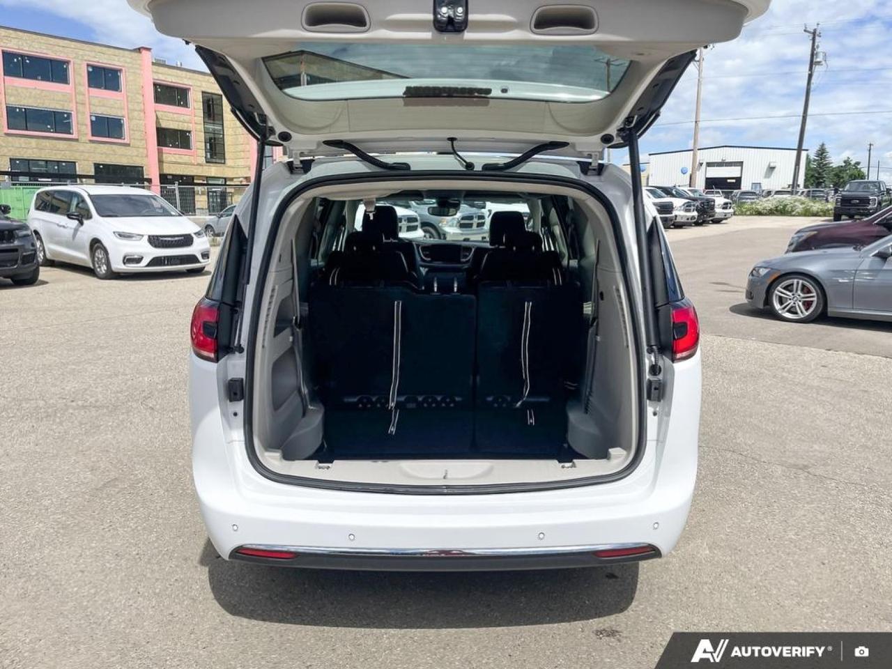 2024 Chrysler Pacifica Touring-L Edmonton AB