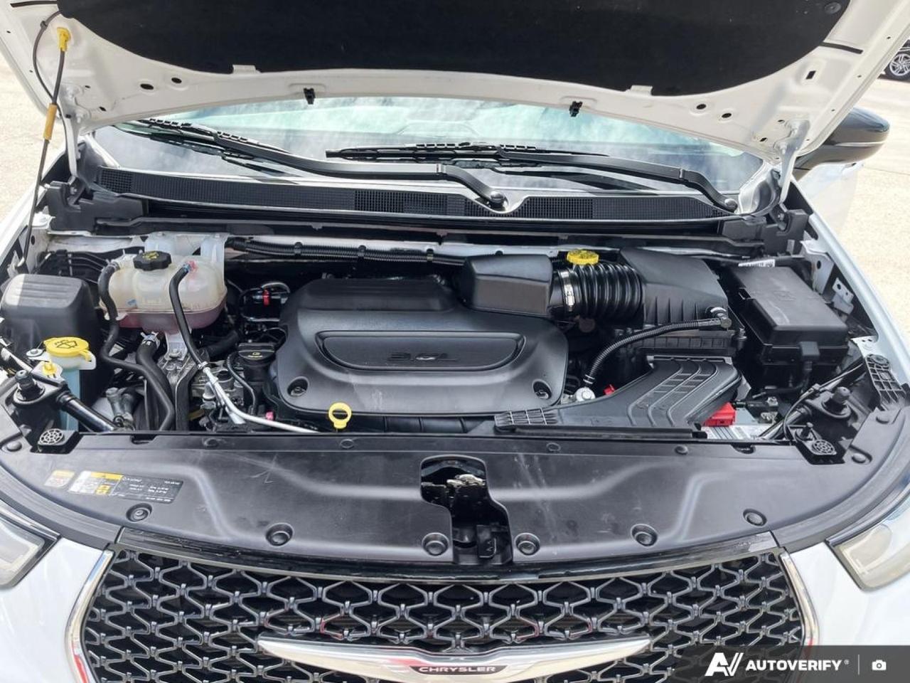 2024 Chrysler Pacifica Touring-L Edmonton AB