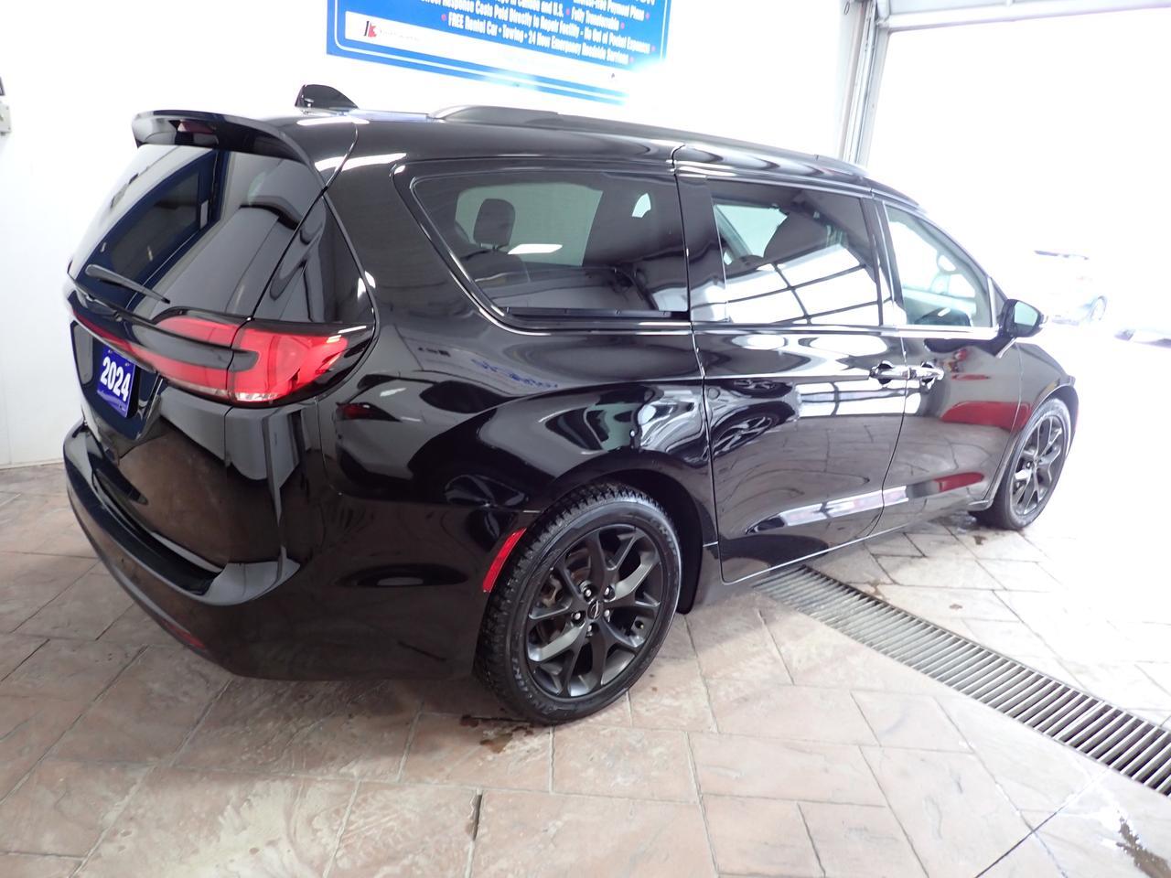 2024 Chrysler Pacifica Touring-L FWD LEATHER Listowel ON