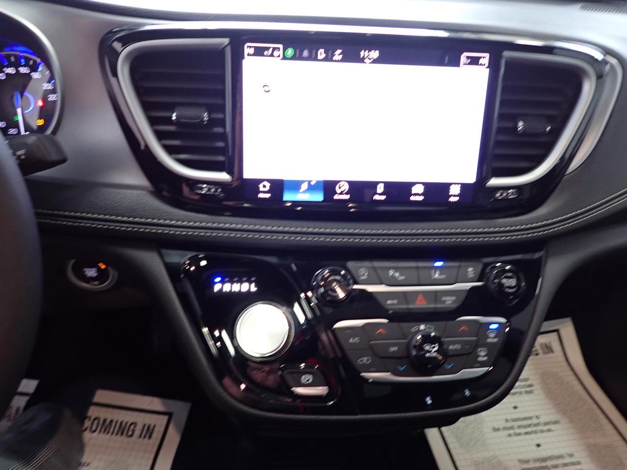 2024 Chrysler Pacifica Touring-L FWD LEATHER Listowel ON