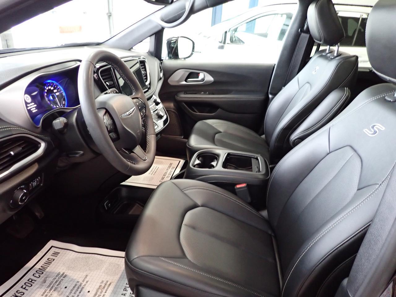 2024 Chrysler Pacifica Touring-L FWD LEATHER Listowel ON