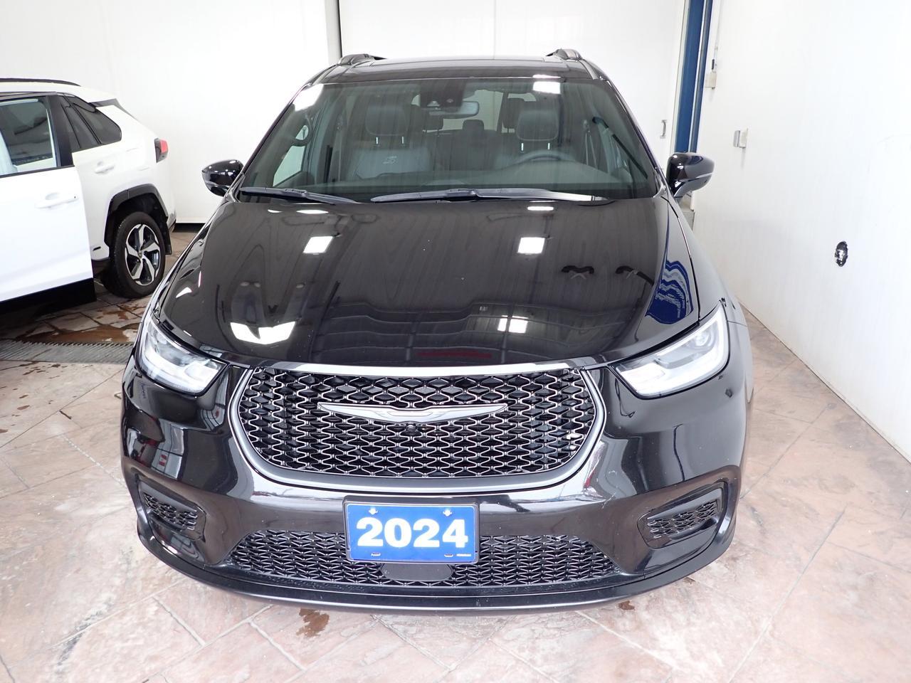 2024 Chrysler Pacifica Touring-L FWD LEATHER Listowel ON