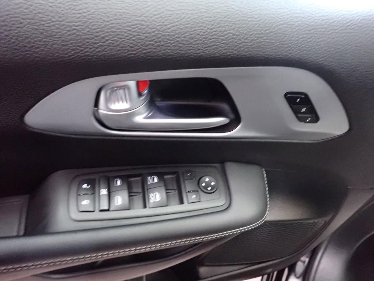 2024 Chrysler Pacifica Touring-L FWD LEATHER Listowel ON