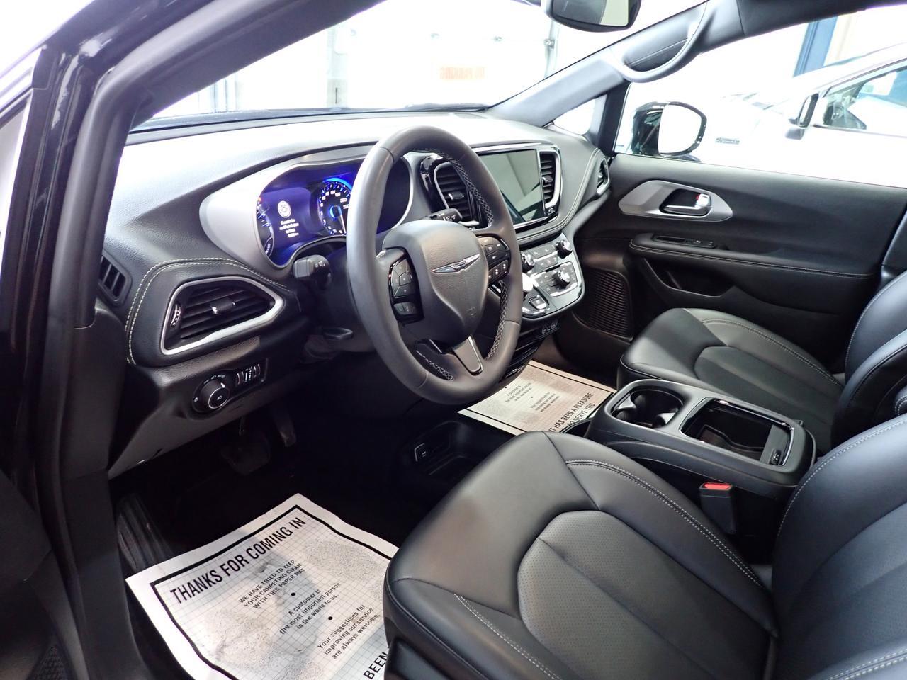 2024 Chrysler Pacifica Touring-L FWD LEATHER Listowel ON