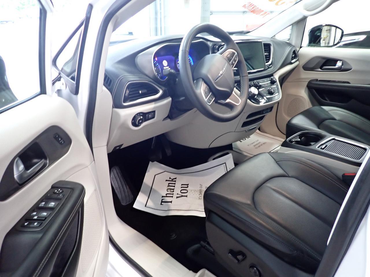 2024 Chrysler Pacifica Touring-L FWD Listowel ON