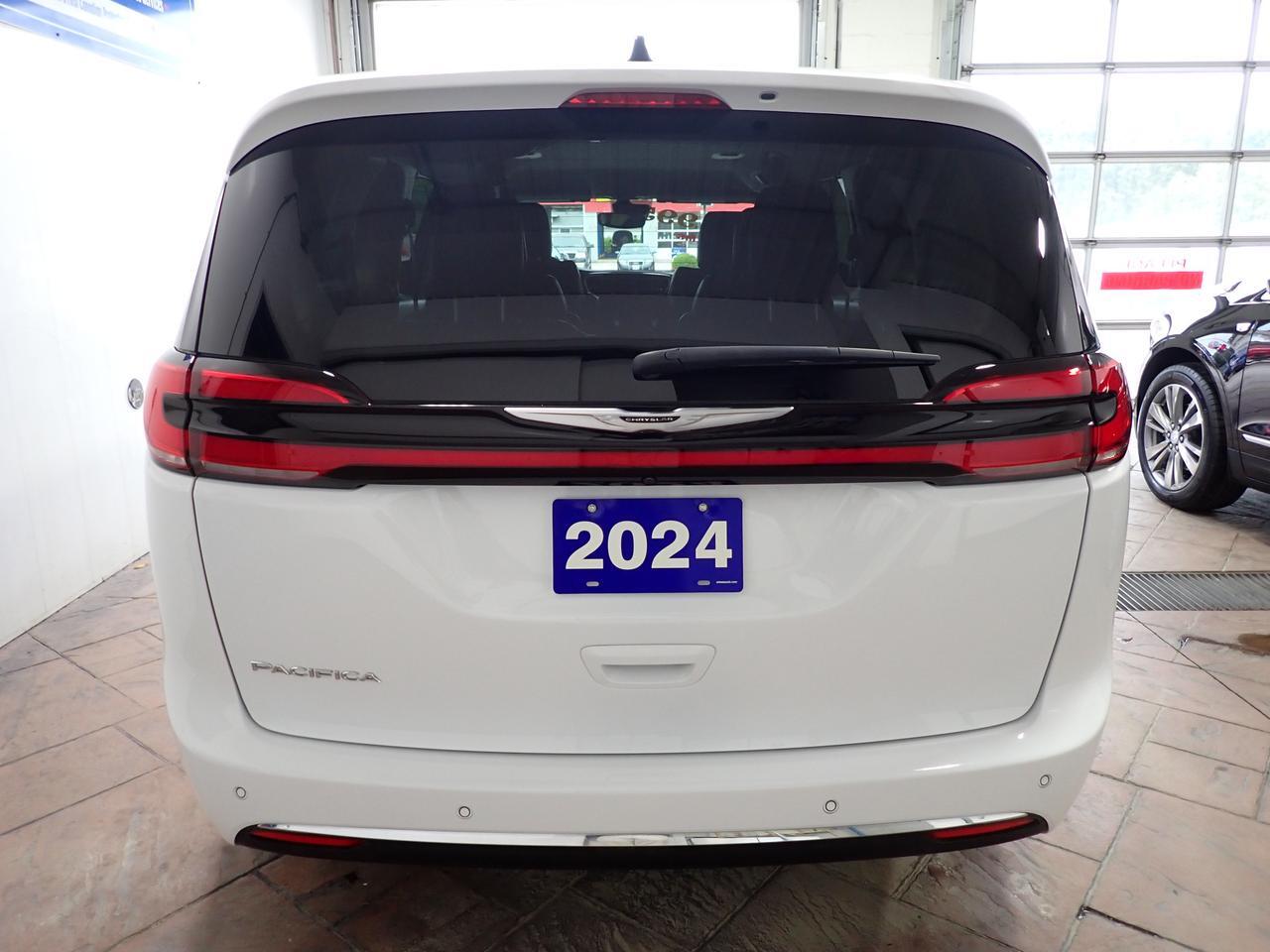 2024 Chrysler Pacifica Touring-L FWD Listowel ON
