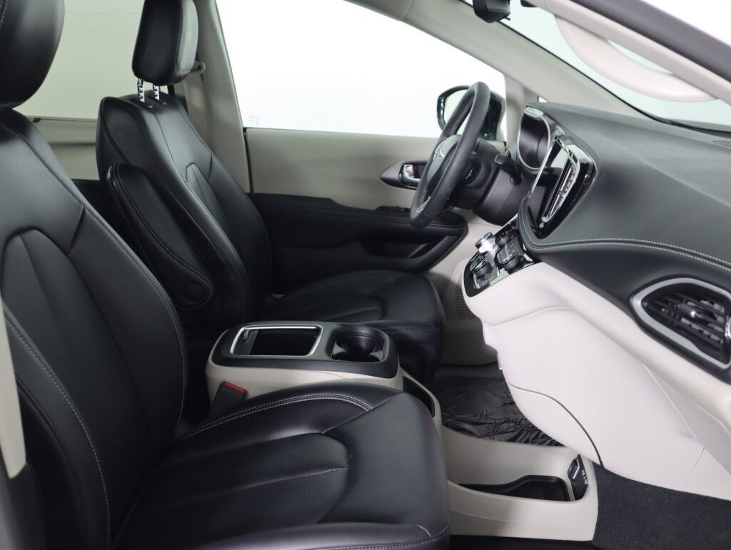 2024 Chrysler Pacifica Touring L FWD Maumee OH