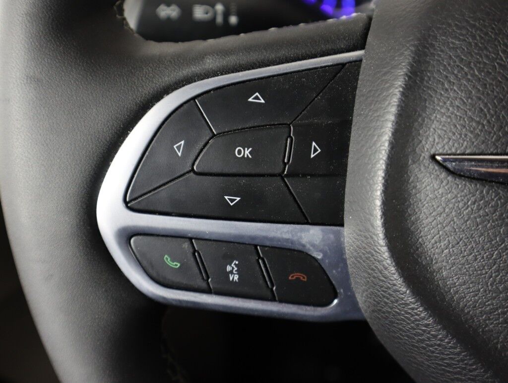 2024 Chrysler Pacifica Touring L FWD Maumee OH