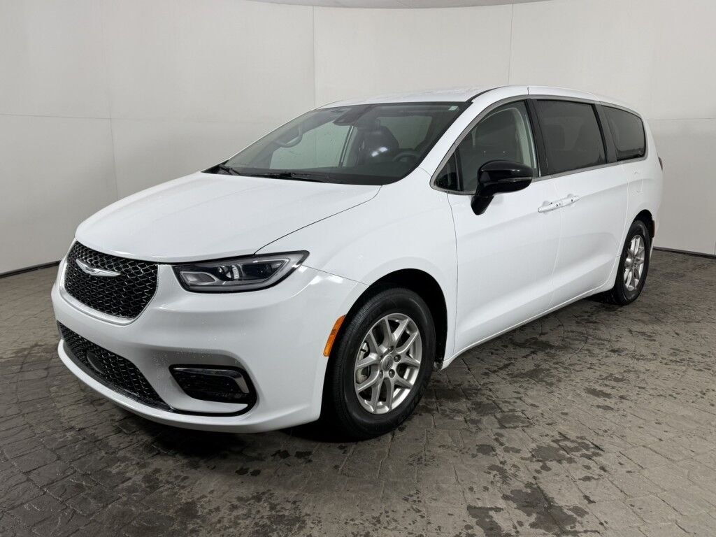 2024 Chrysler Pacifica Touring L FWD