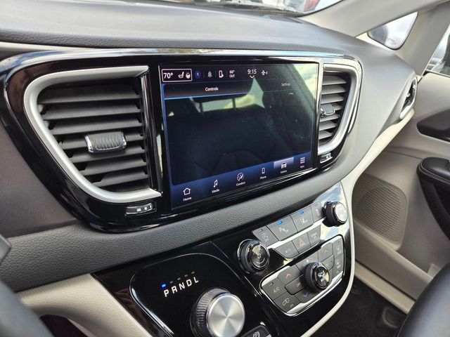 2024 Chrysler Pacifica Touring L Folsom CA
