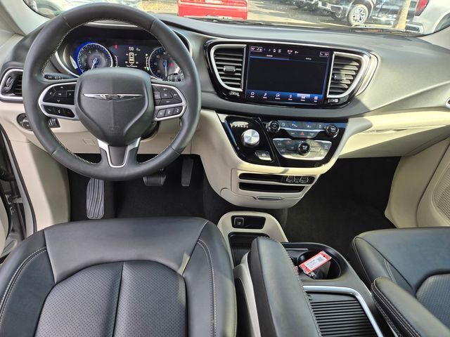 2024 Chrysler Pacifica Touring L Folsom CA