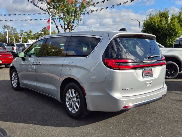 2024 Chrysler Pacifica Touring L Folsom CA