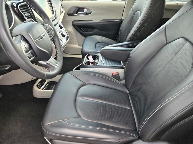 2024 Chrysler Pacifica Touring L Folsom CA