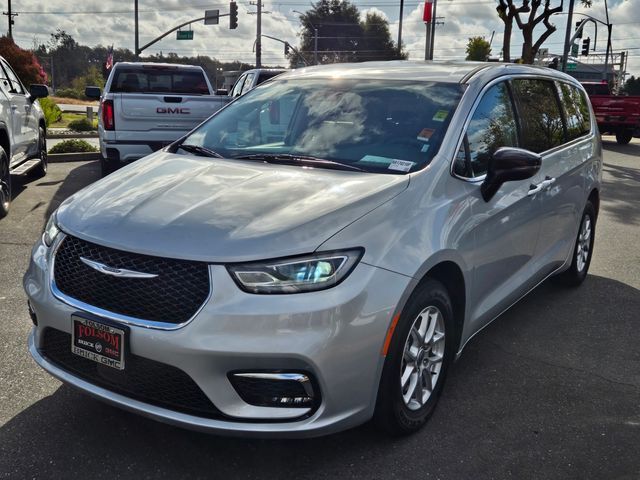 2024 Chrysler Pacifica Touring L Folsom CA