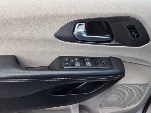 2024 Chrysler Pacifica Touring L Folsom CA