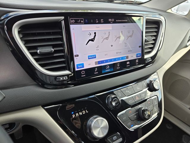 2024 Chrysler Pacifica Touring L Folsom CA