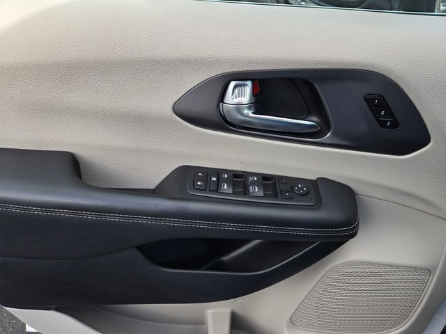 2024 Chrysler Pacifica Touring L Folsom CA