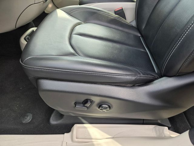 2024 Chrysler Pacifica Touring L Folsom CA