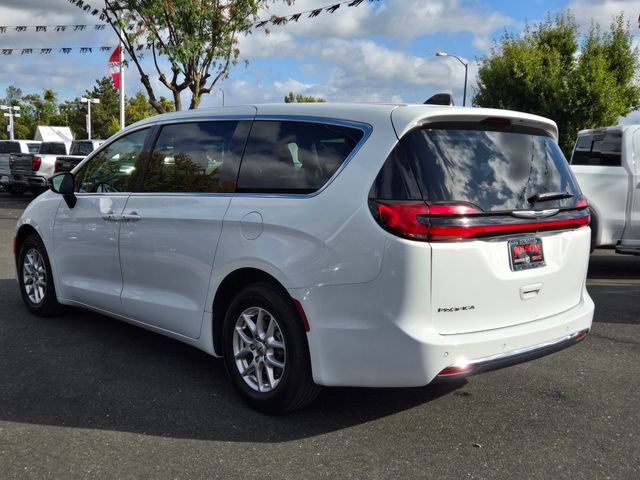 2024 Chrysler Pacifica Touring L Folsom CA