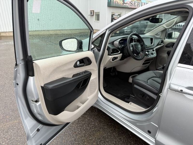 2024 Chrysler Pacifica Touring L Idaho Falls ID