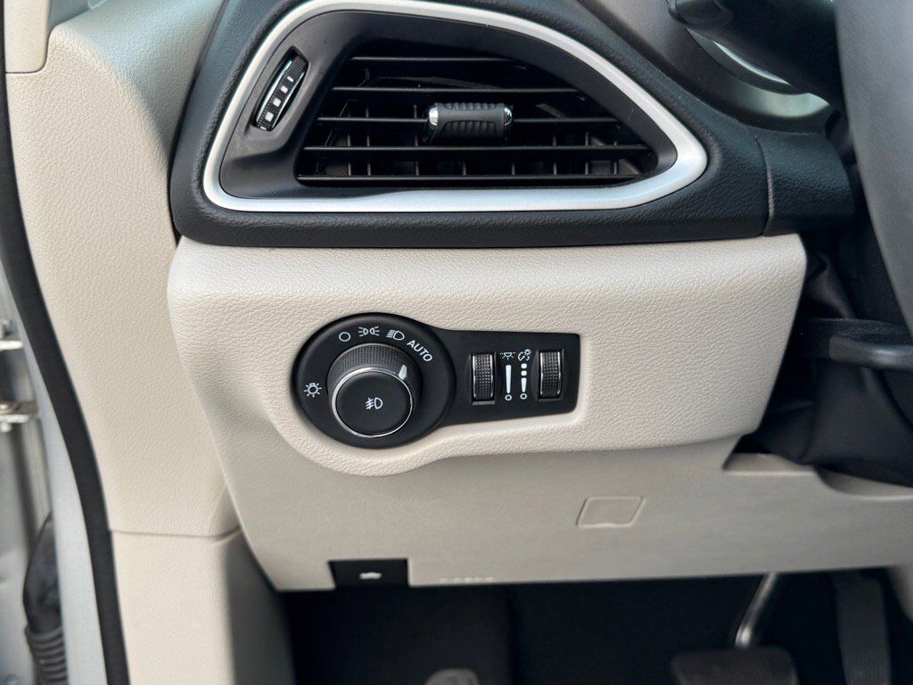 2024 Chrysler Pacifica Touring L Johnson City TN