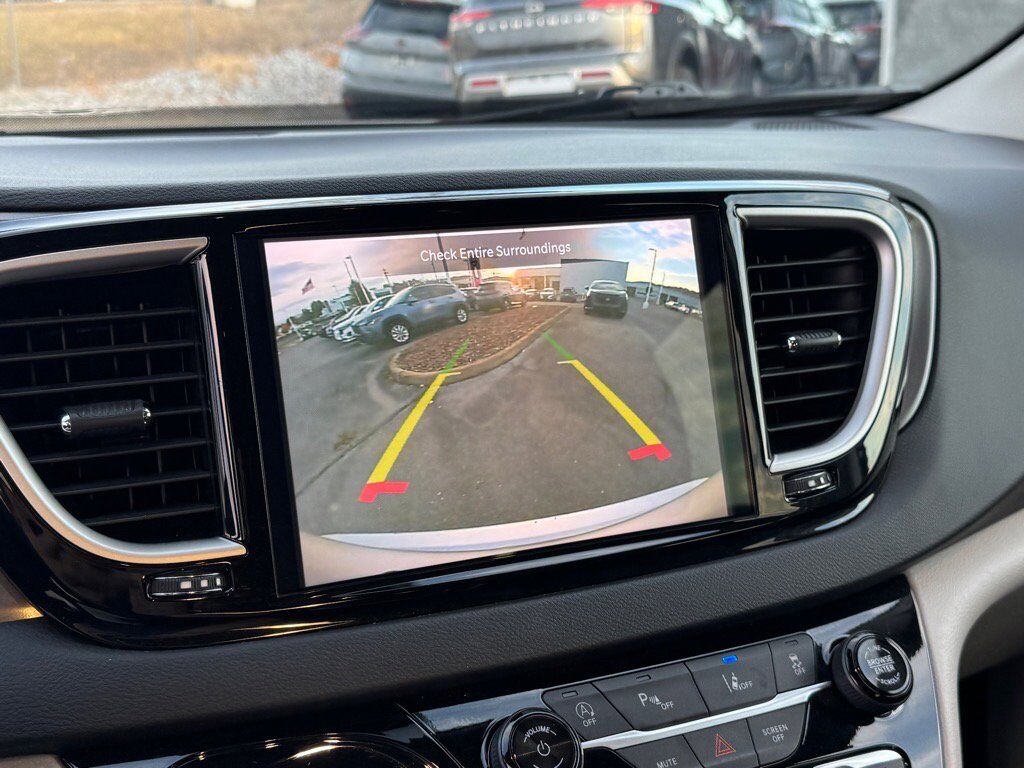 2024 Chrysler Pacifica Touring L Johnson City TN