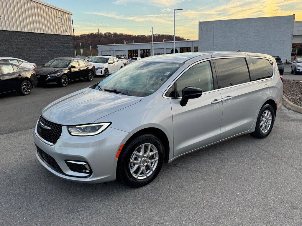 2024 Chrysler Pacifica Touring L Johnson City TN